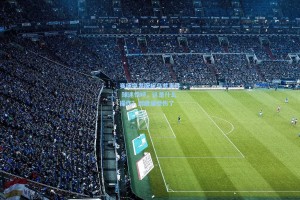 【彩经网官网首页】赛场突发医疗乌龙事件 球迷惊呼，这是什么操作？到底谁受伤了