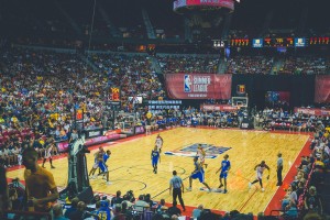 彩经网_中国冰壶队世锦赛表现亮眼 新生代选手展现强劲实力