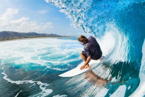 【彩经网】中国蝶泳新星闪耀国际赛场，破纪录摘金创历史