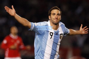 彩经网彩票走势图大全|坎特赛前腼腆回避互动，未与C罗握手引关注